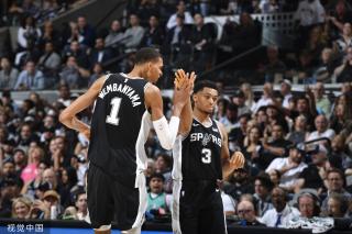 她在比赛中 她在比赛中