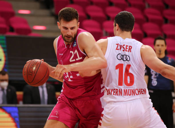 他不仅在得 他不仅在得